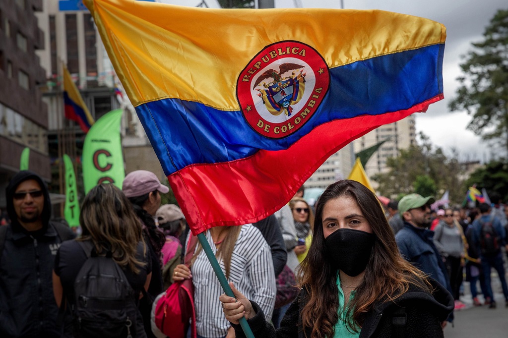 Legalább tizenheten haltak meg a kolumbiai véres zavargásokban