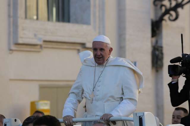 Ferenc pápa a menekült gyerekek megvédésére szólította fel a híveket
