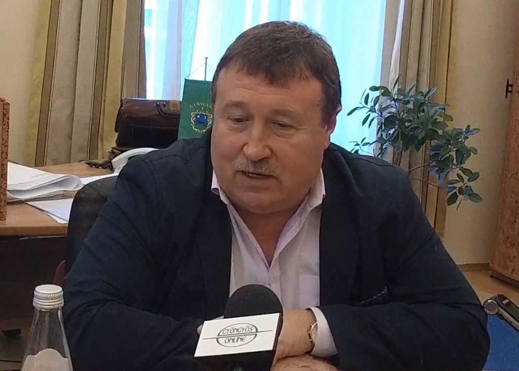 Kivizsgálja a gyöngyösi kórház, hogy olthatták be soron kívül a polgármestert