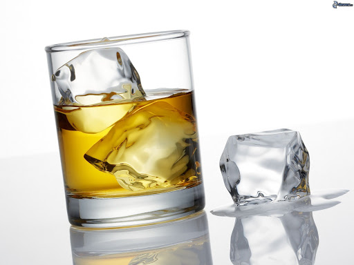 Csaknem 12 millióért kelhet el egy üveg whisky Hongkongban