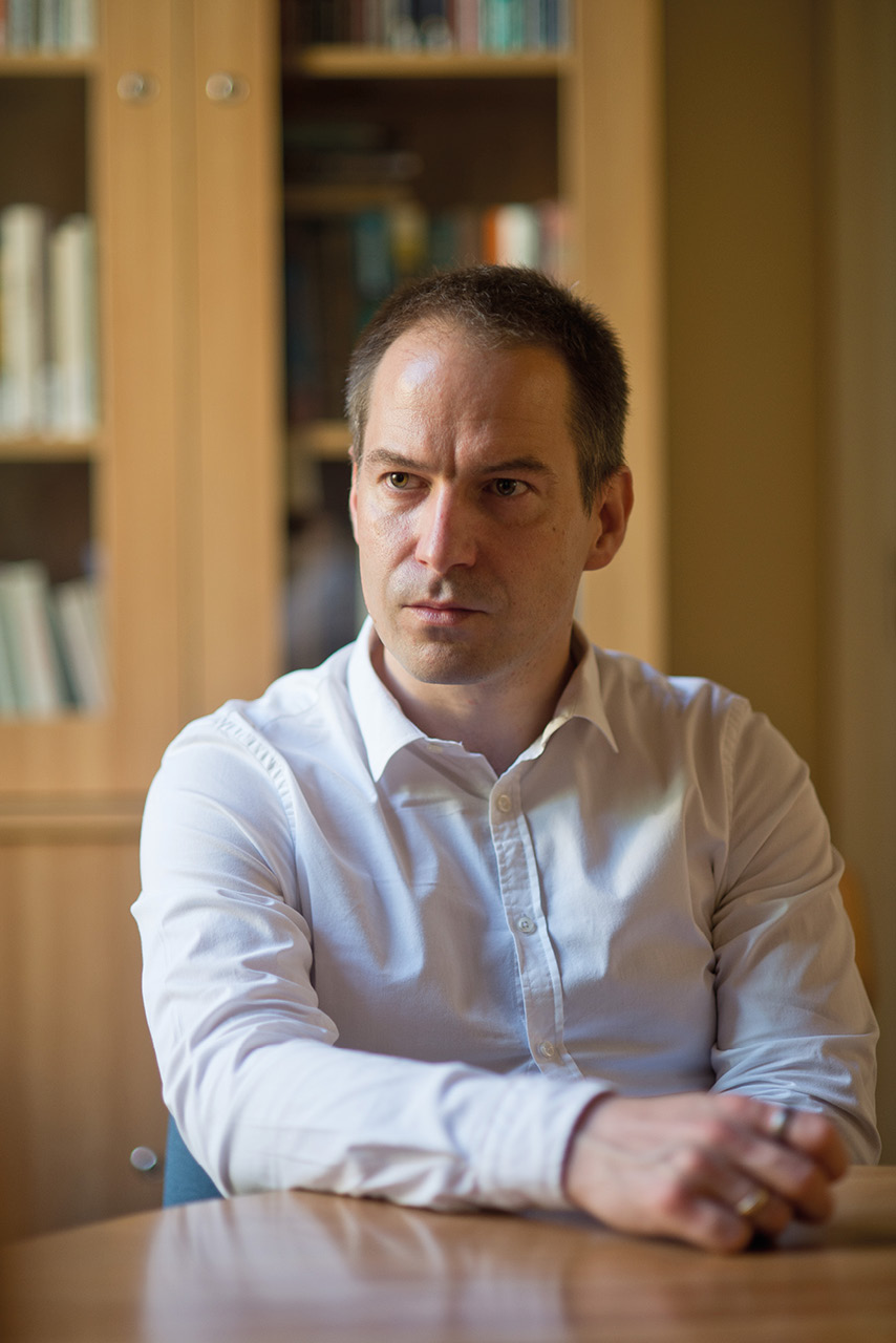 Büntetőfeljelentést tett Bayer Zsolt és Menczer Tamás ellen Krekó Péter