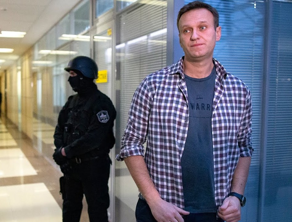 Börtönbe küldték Navalnijt, mert Németországban kezeltette magát