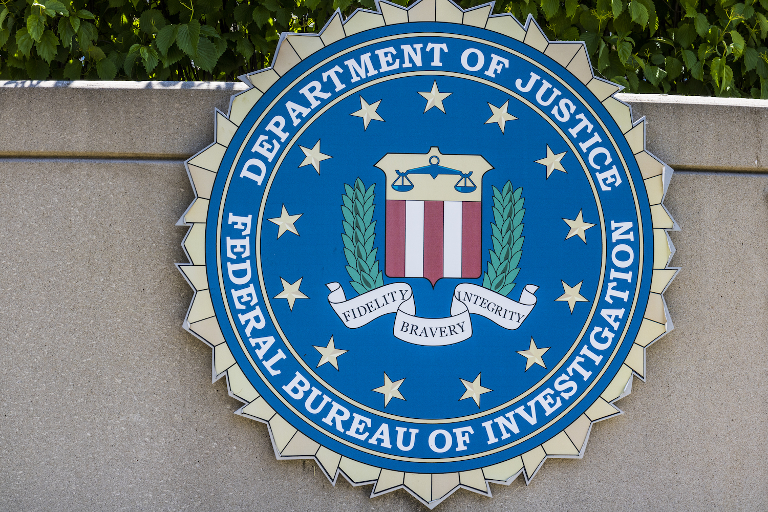 Két ügynök meghalt, három megsebesült az FBI egyik legvéresebb rajtaütésében Floridában