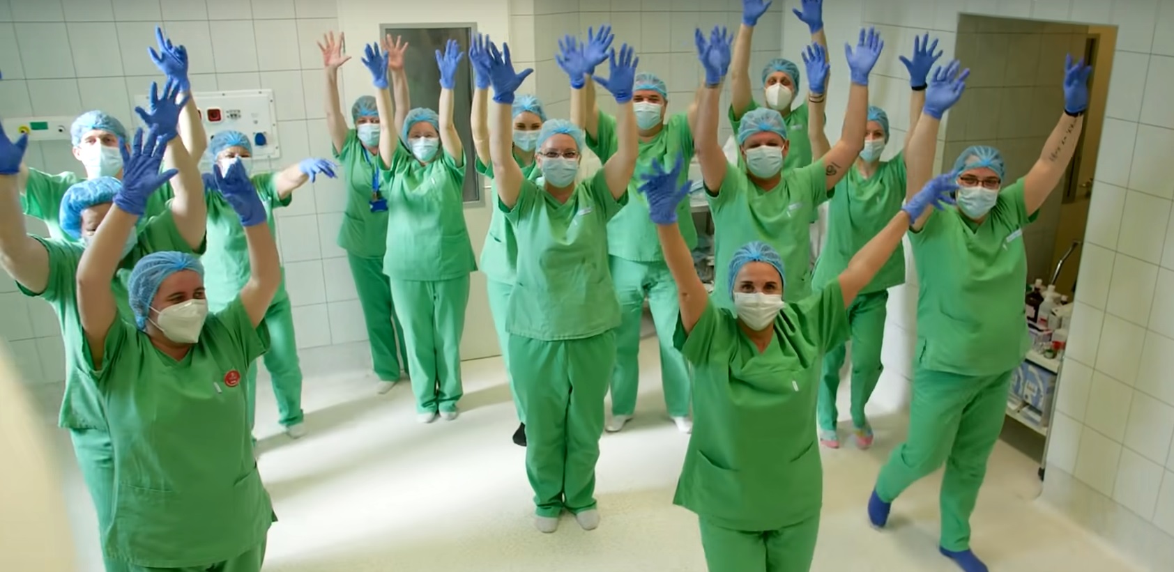 Betegeikért táncoltak a Bethesda Gyermekkórház dolgozói