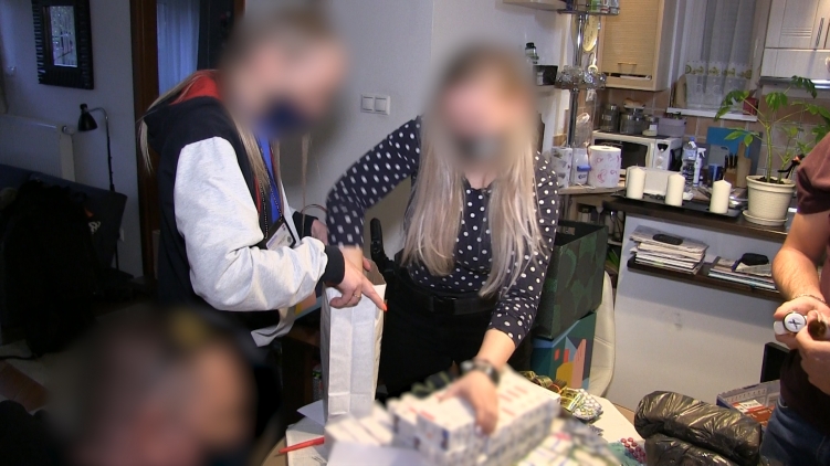 Háromszáz millió forintnyi hamisított gyógyszert foglaltak le a rendőrök Újbudán