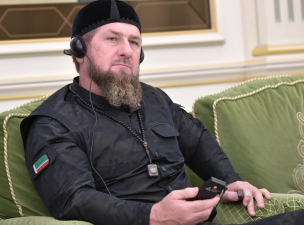 Putyin boldoggá tette Kadirovot, aki szerint eljött az ukrán kormány megsemmisítésének ideje
