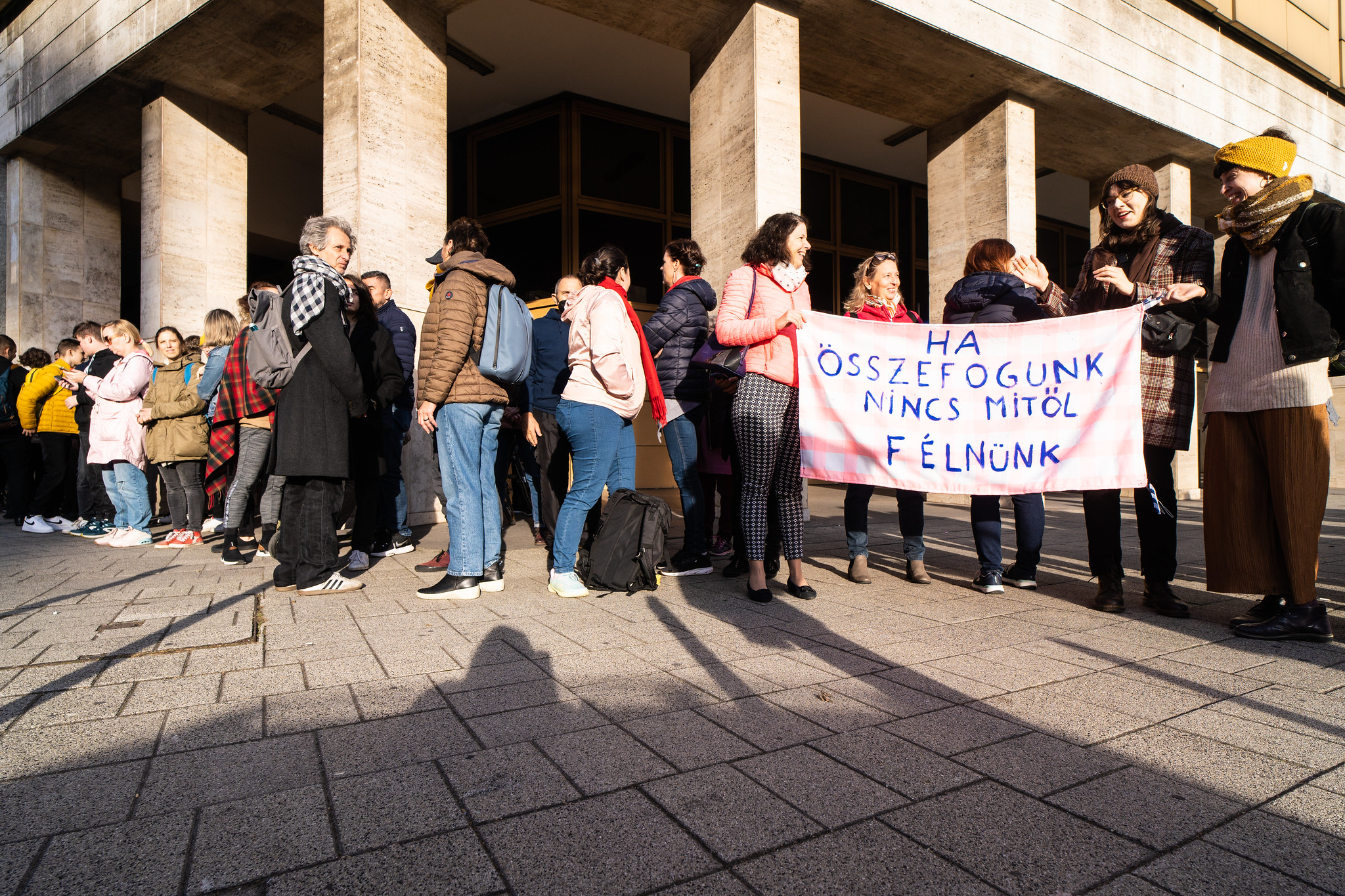 A TASZ ingyenes jogi segítséget nyújt a tüntető tanároknak