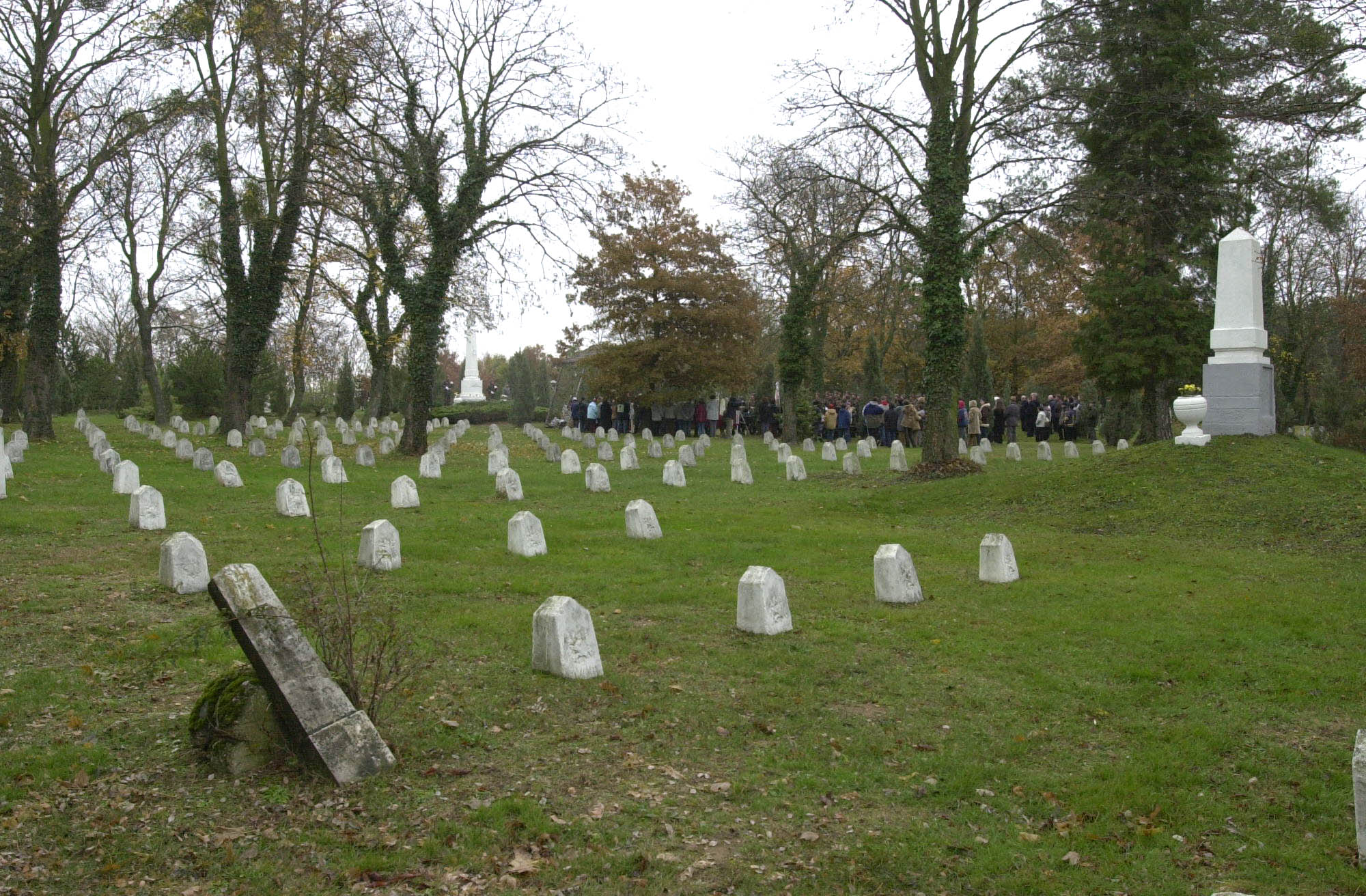A nemzeti gyásznapon tartanak megemlékezést az ostffyasszonyfai hadifogoly-temetőben 