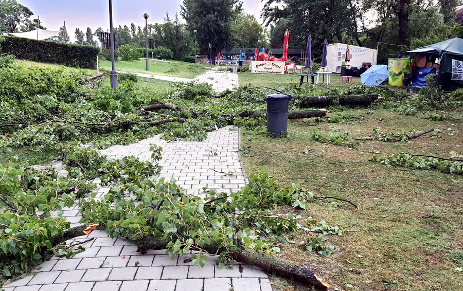 A pusztító vihar miatt bezár a csepeli strand is, több száz milliós a kár