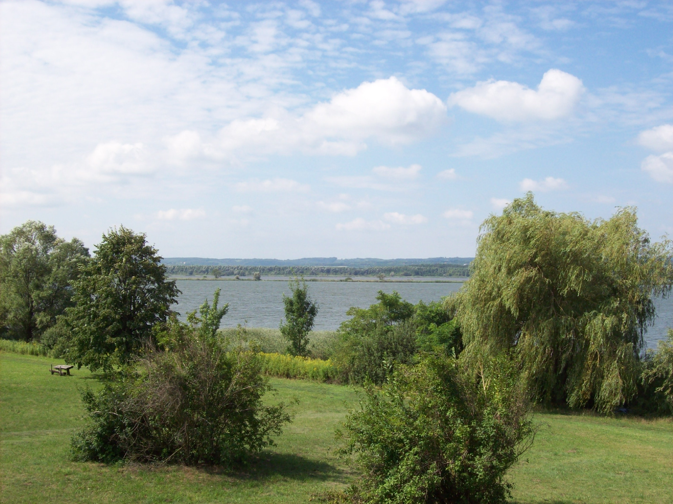 Két keréken a Kis-Balatonnál