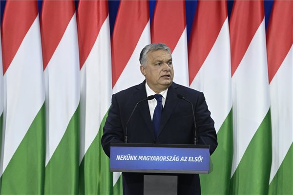 Orbán Viktor: a lemondás elégtétel és példa az ország számára