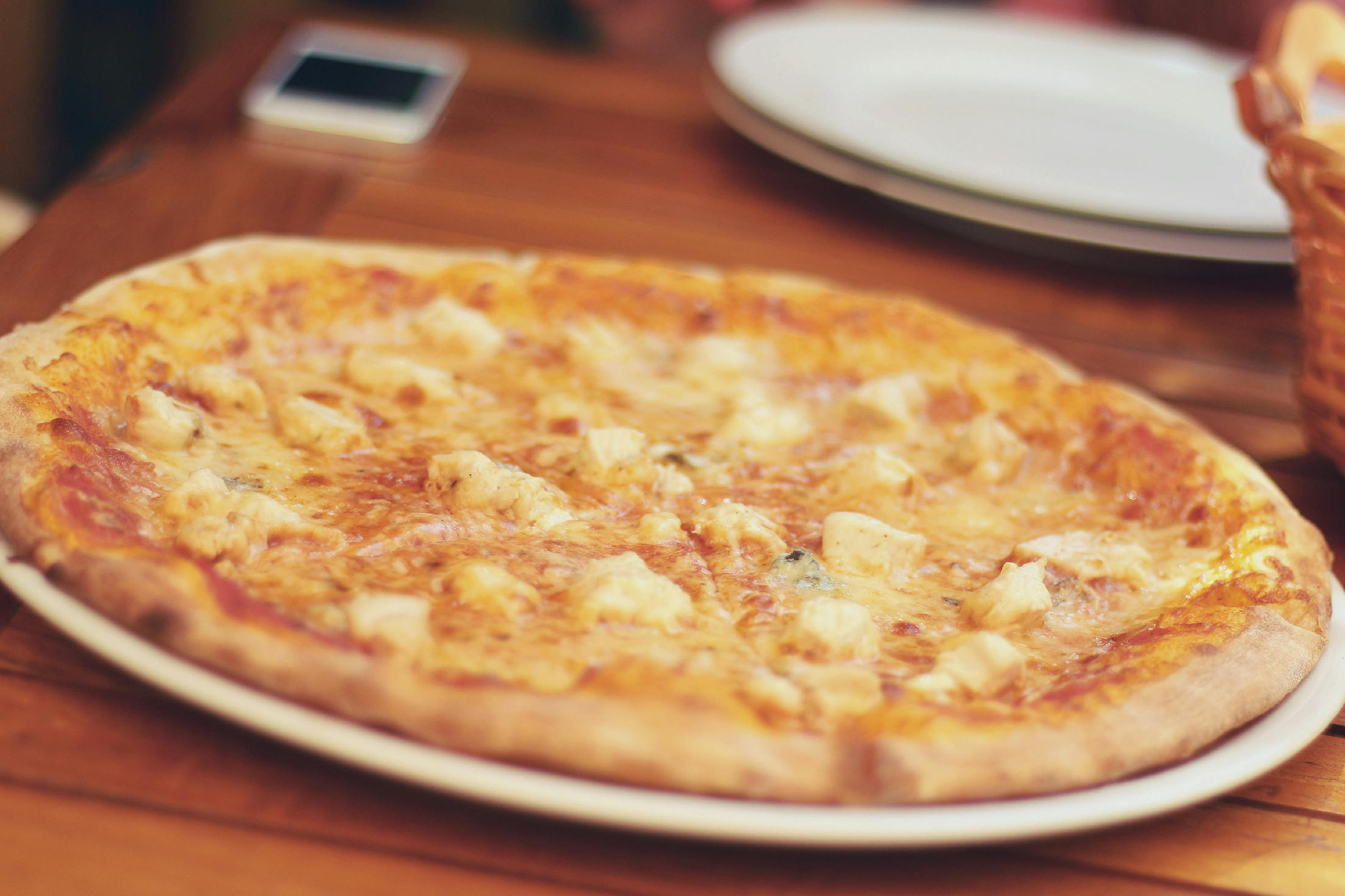 A tökéletes négysajtos pizza: ropogós tészta, selymes feltét, íme a recept