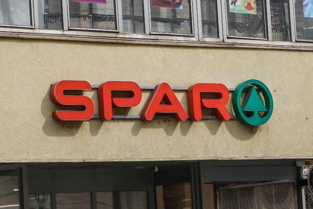 A Spar elkezdte kimenteni a vagyonát Magyarországról