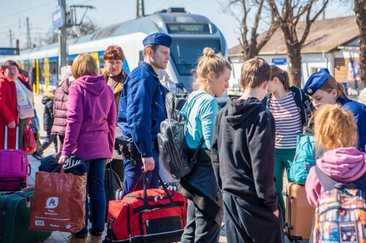 Az ukrán menekülteken spórol az állam