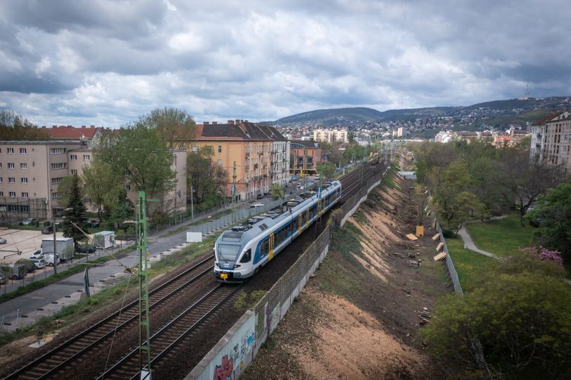 Lázár János nekiugrott Mészáros Lőrinc vasútépítő cégének