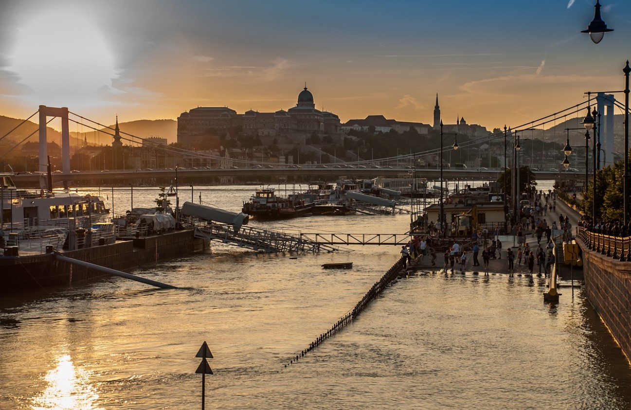 Az árvíz miatt a budapesti alsó rakpartokon már nem lehet parkolni