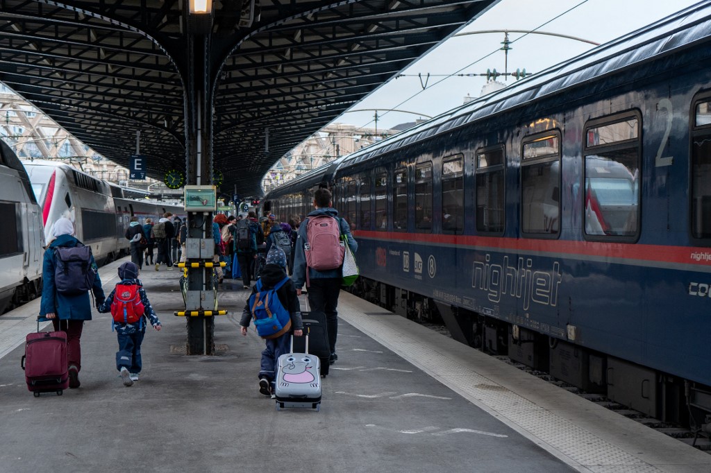 Bécsbe már senki ne induljon el, leállt a vonatforgalom az áradások miatt