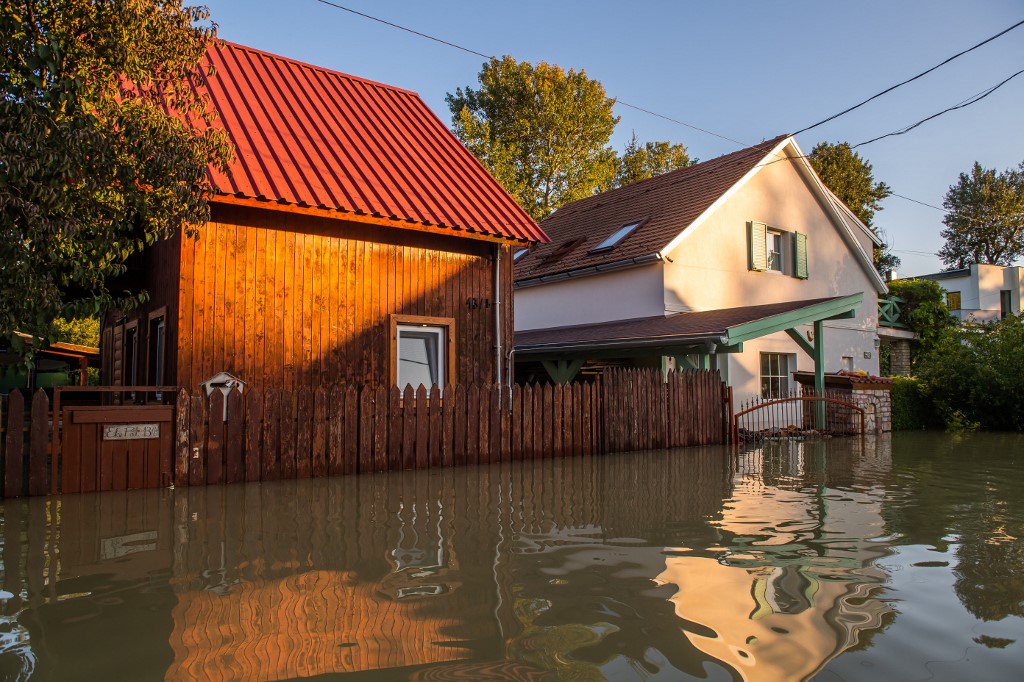 Az árvíz miatt Baja egy részét elárasztották, sokan felháborodtak