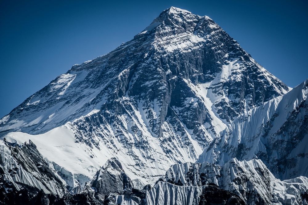 Napról napra nő a Mount Everest