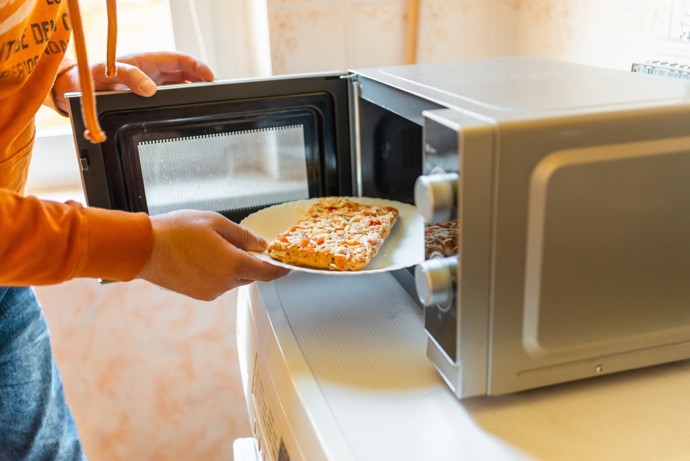 Mérgezővé válhat az étel, ha mikrohullámú sütőben melegítik fel