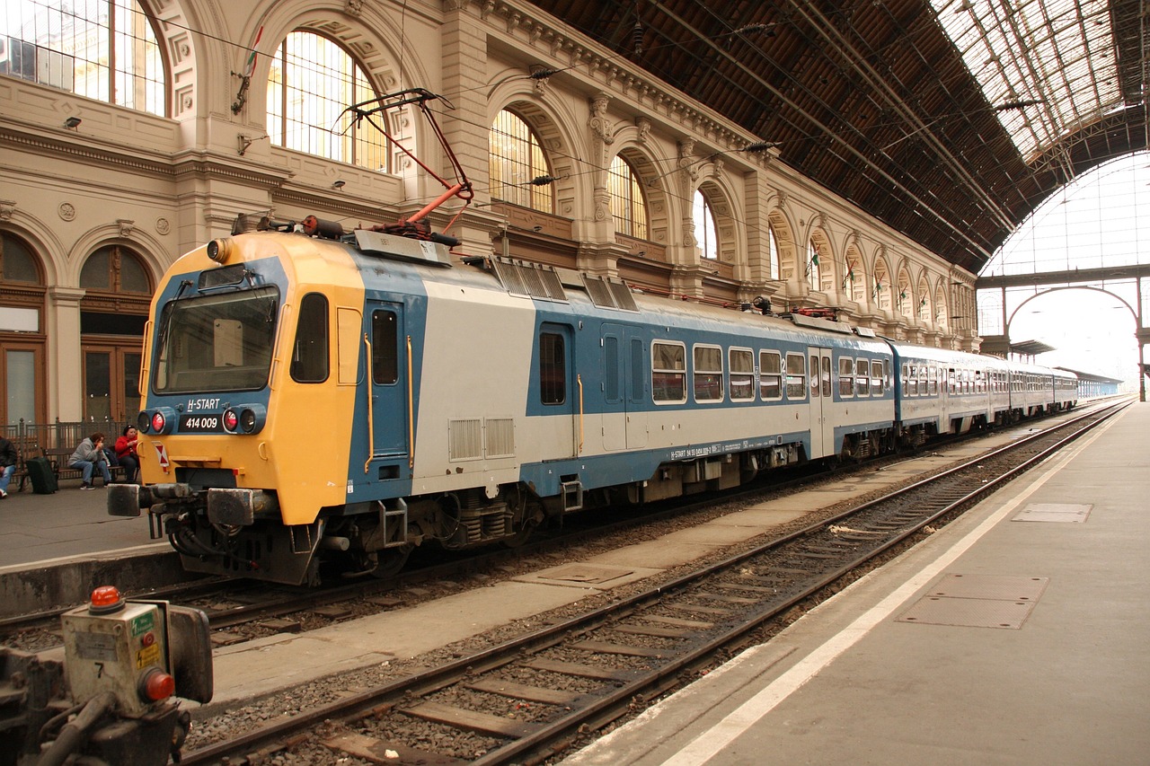 Ütközött az InterCity, két ember megsérült