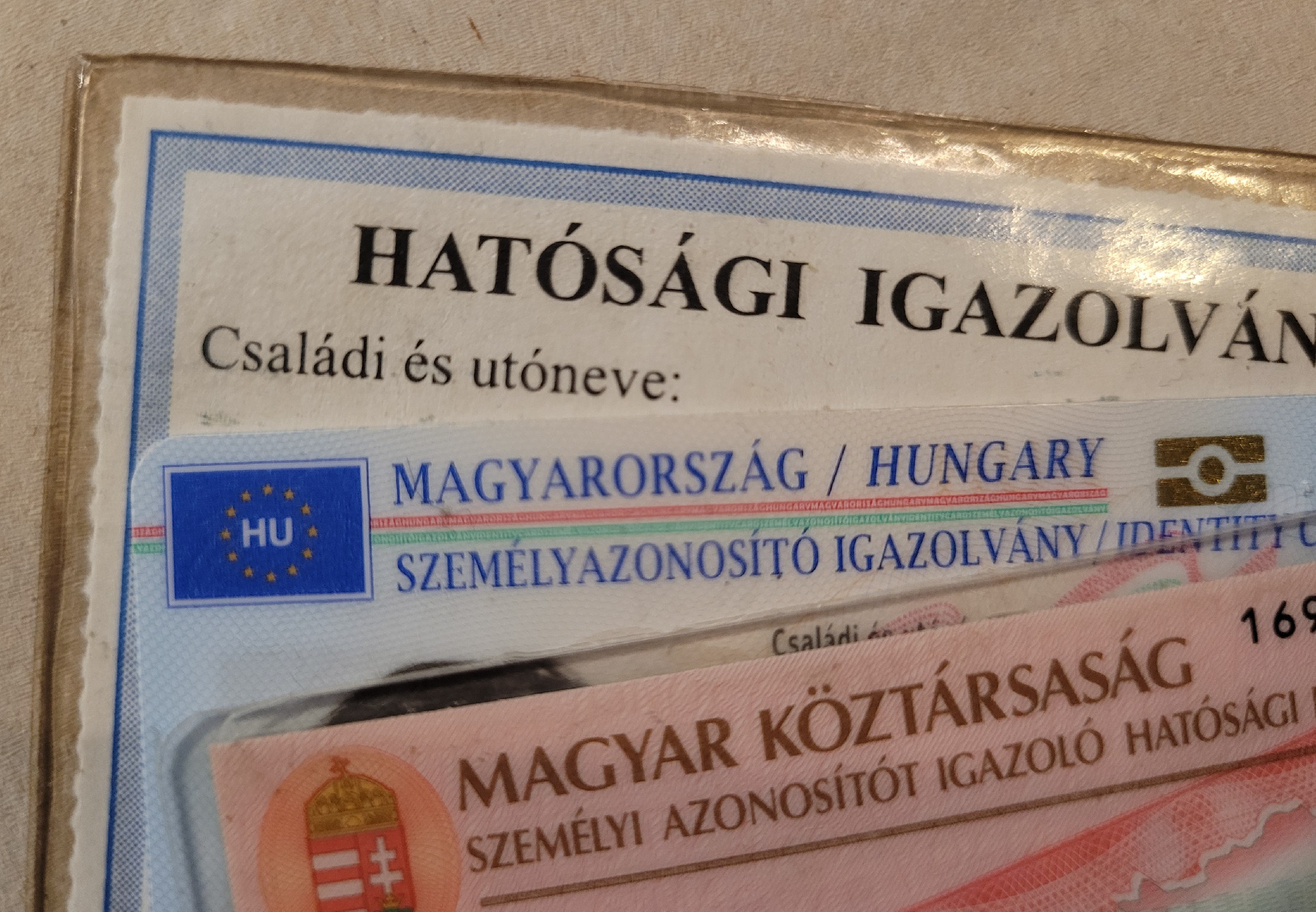 Személyi és lakcímkártya: ennyit kell fizetni valójában az okmányokért