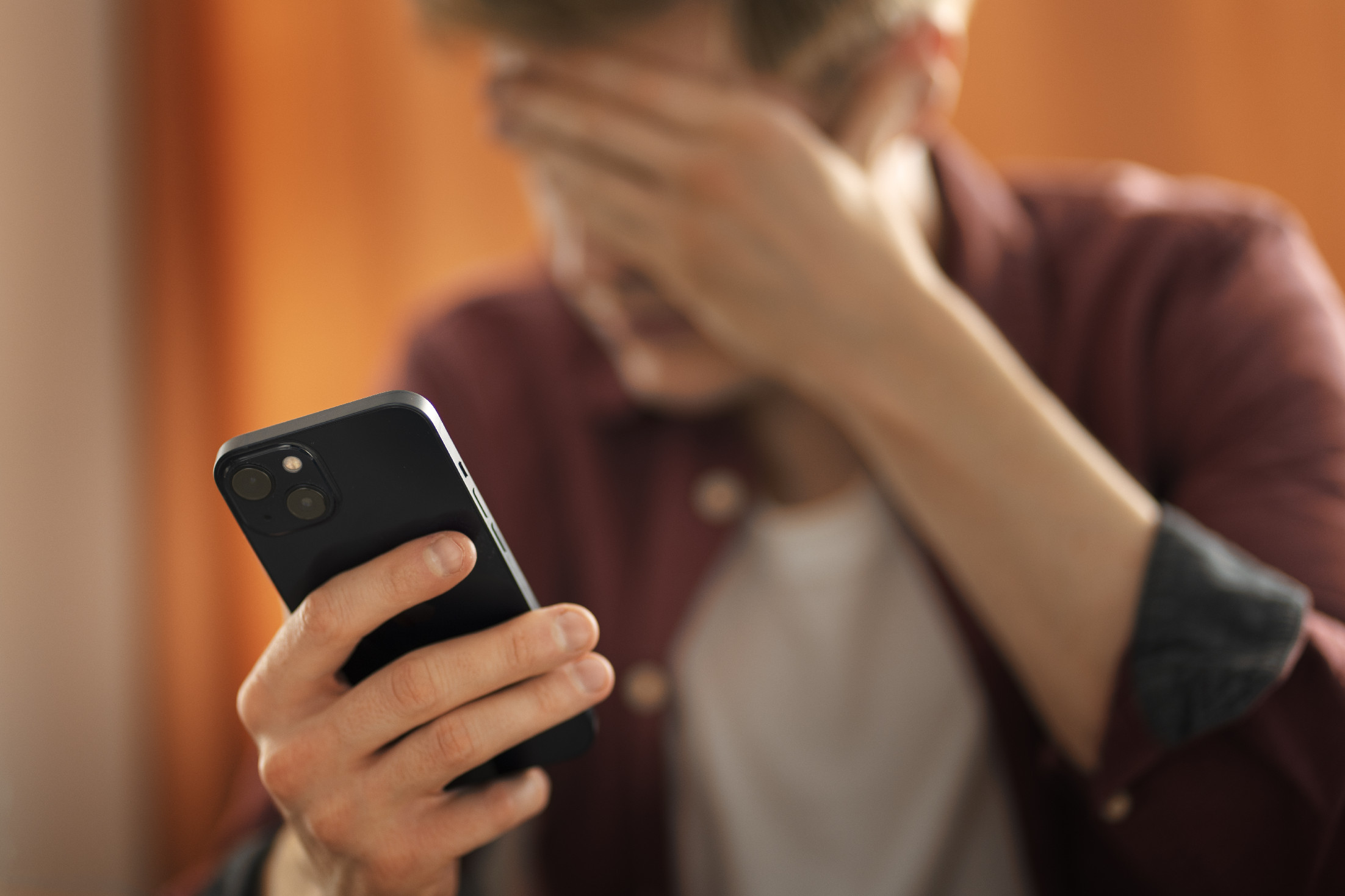 Irányíthatatlan a telefon? Ezt tegye, ha feltörték a készüléket