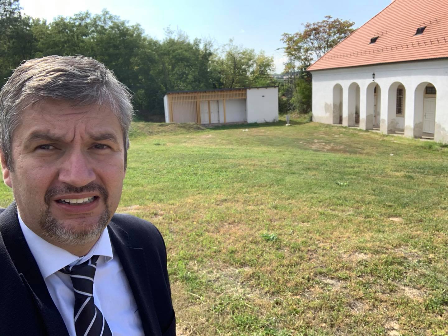 Hadházy: Orbán megsértette a vidékieket, pedig szereti magát egyszerű vidéki fiúként eladni