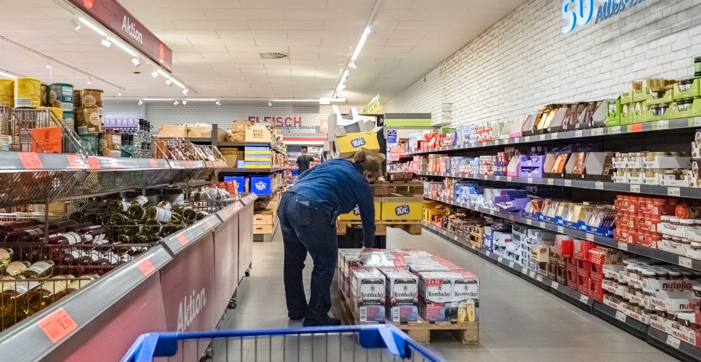 Retteghetnek a magyar boltosok: ezeket az élelmiszereket vizsgálja majd a hatóság