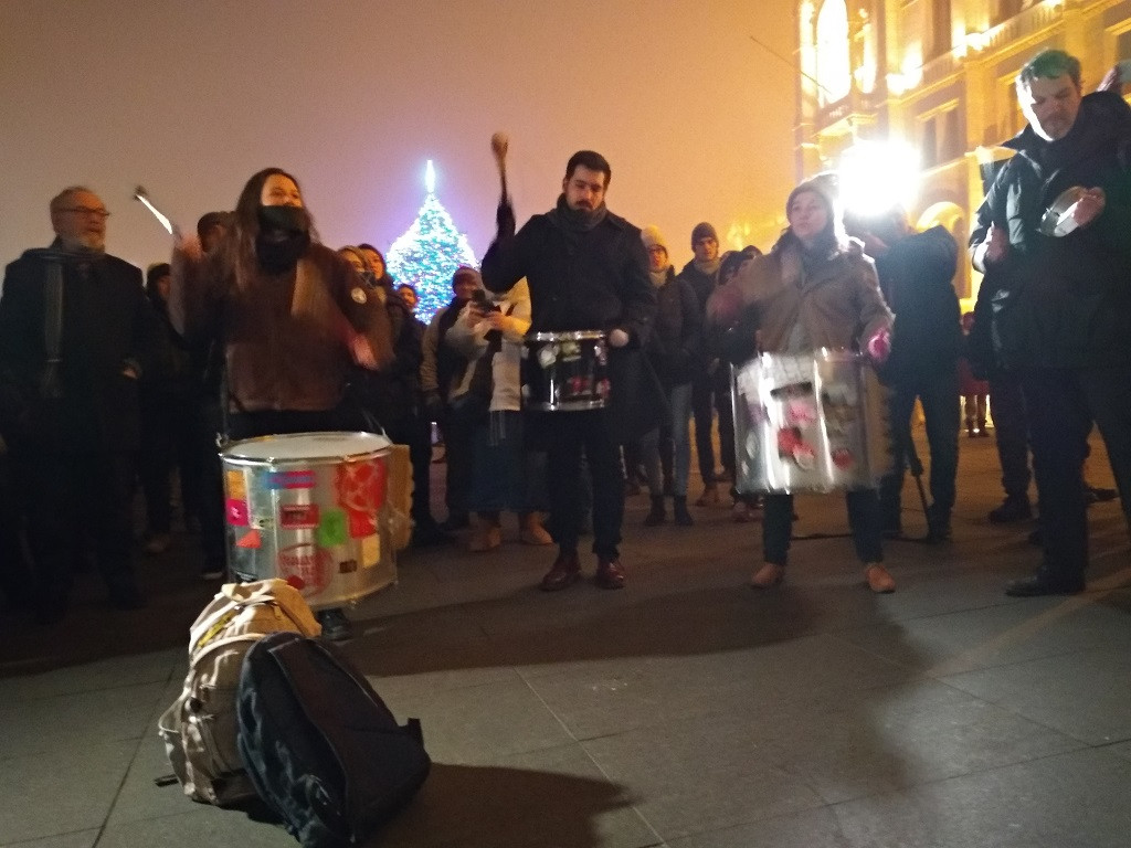 tuntetes_kossuth_ter_2018_12_13_bi_3.jpg