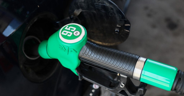 20 forinttal is csökkenhet a benzin ára
