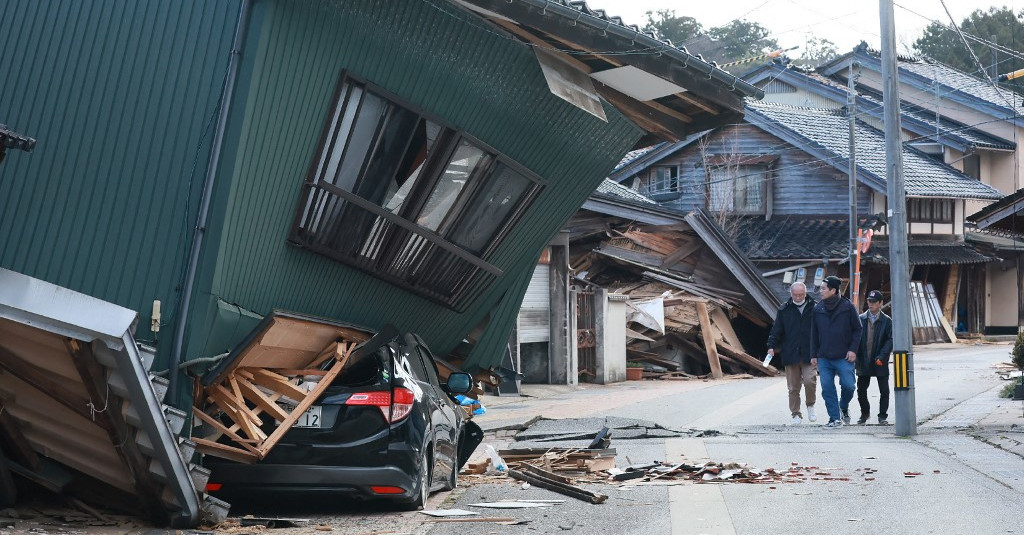 Videón a japáni földrengés-sorozat okozta pusztítás