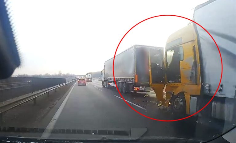 Videóra vették, ahogy két kamion csapódik egymásba az M0-son