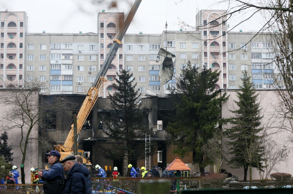 Ukrán helikopter-baleset: nem keresik tovább az áldozatokat