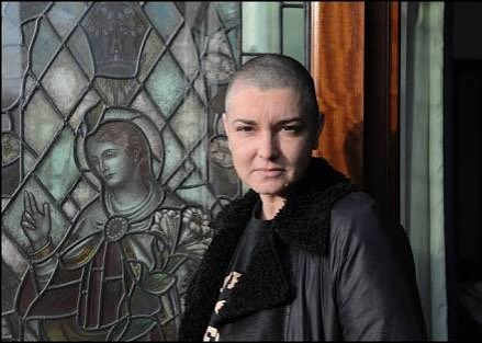Öngyilkos lett Sinéad O'Connor 17 éves fia, az énekesnő megtörten posztolt a tragédiáról