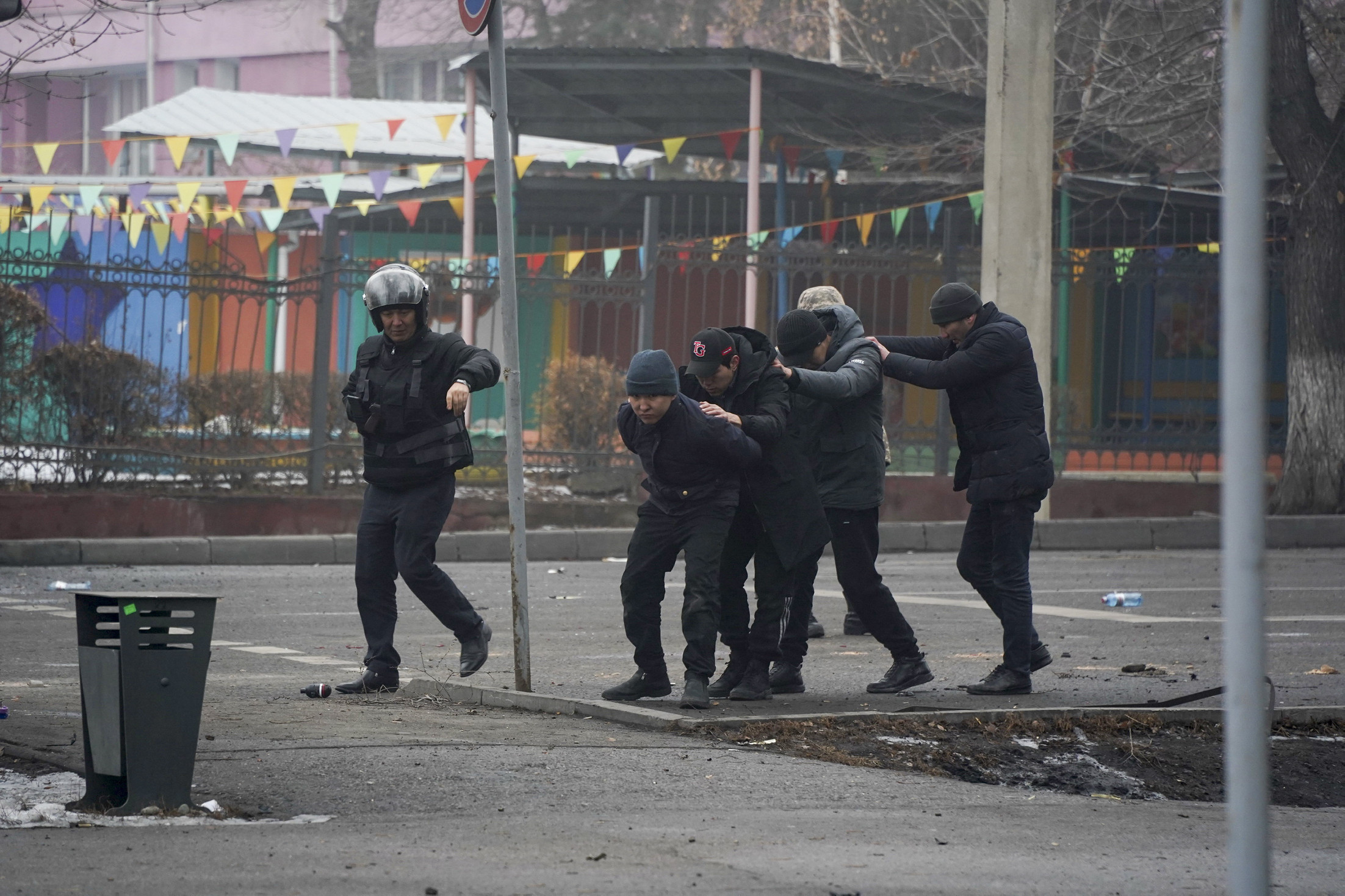 Hivatalosan 164 áldozata van a kazahsztáni tüntetéseknek