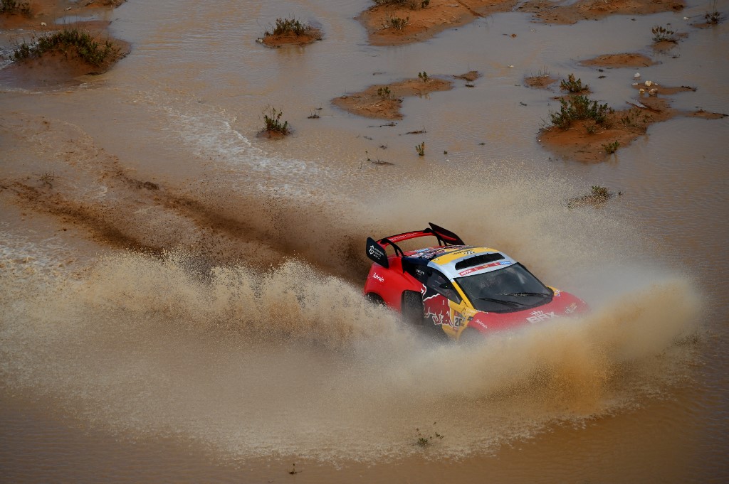 Loeb nyerte a kilencedik szakaszt a Dakaron