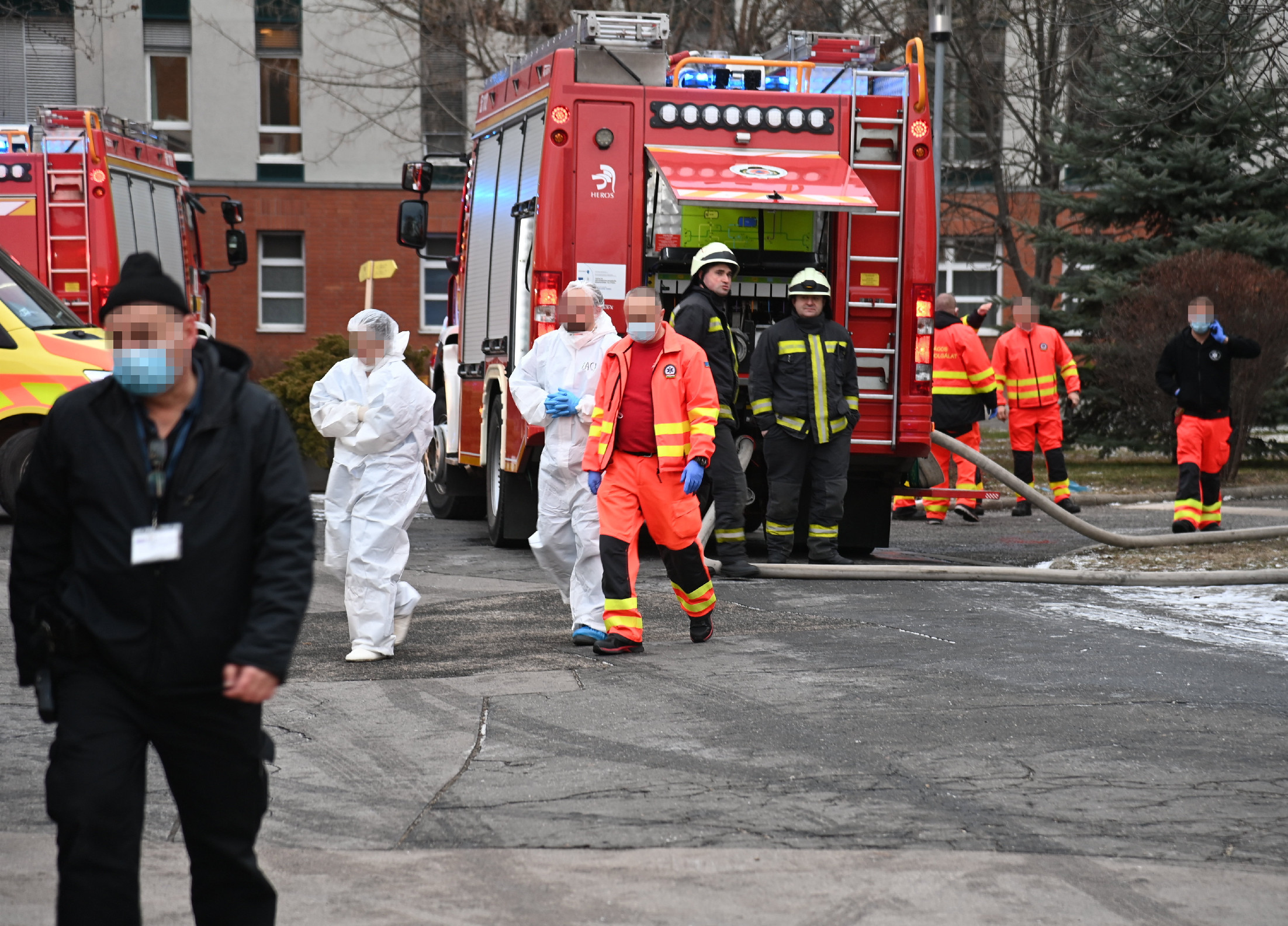 Videót osztott meg a katasztrófavédelem a Szent Imre kórházban kitört tűzről