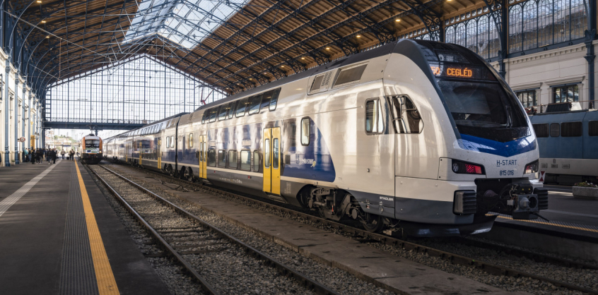 Már 35 emeletes vonat van Magyarországon