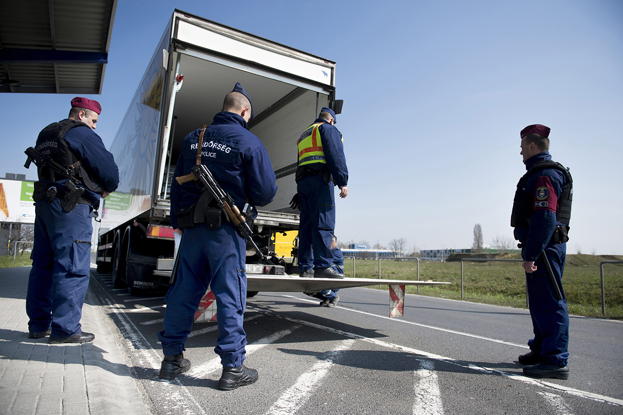 Egy hét alatt 802 jogsértést állapított meg a Roadpol a magyar közutakon
