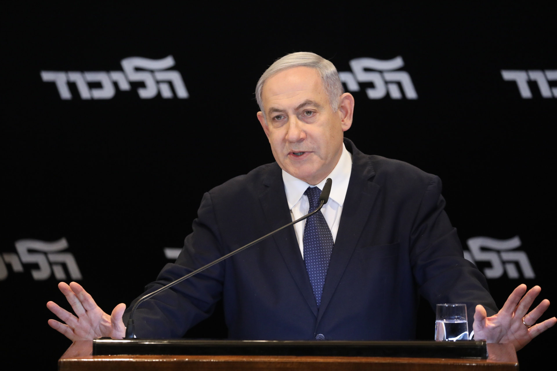 Megkezdődött Netanjahu izraeli miniszterelnök korrupciós perének bizonyítási szakasza