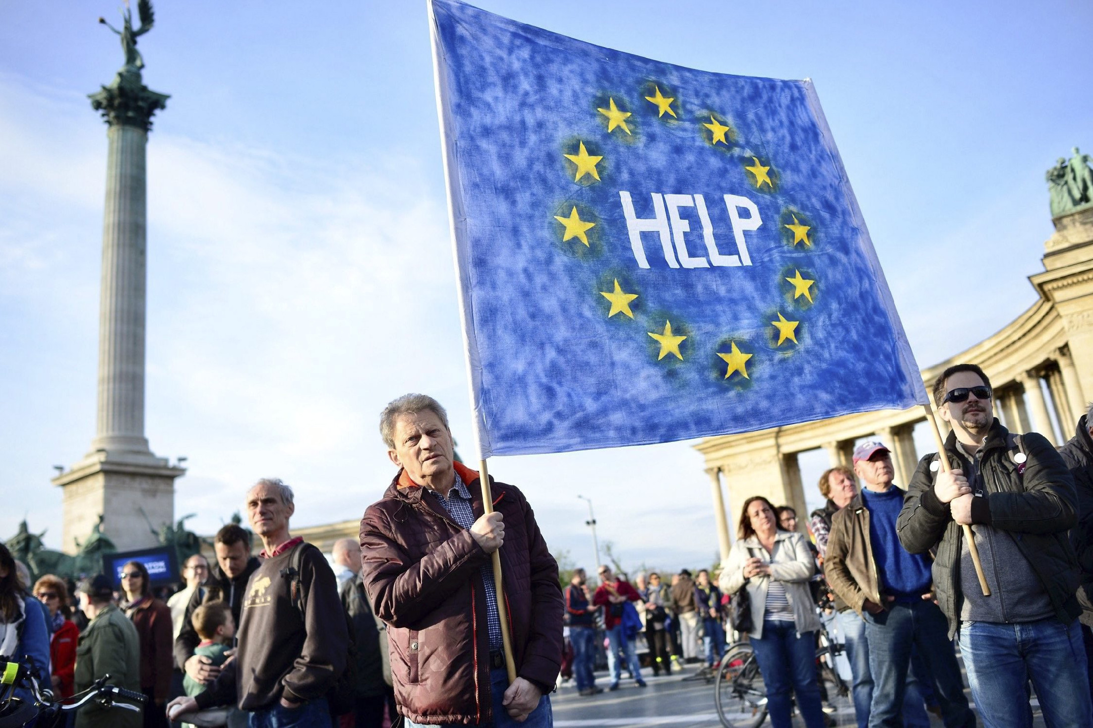A civil szervezetek védelmét tűzte ki célul az Európai Unió