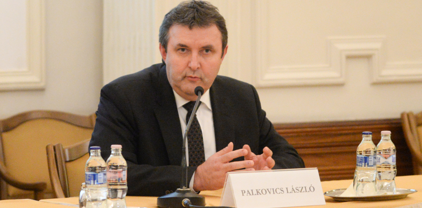 A Palkovics által vezetett minisztérium szerint közel kilenc százalékkal nőttek a reálbérek