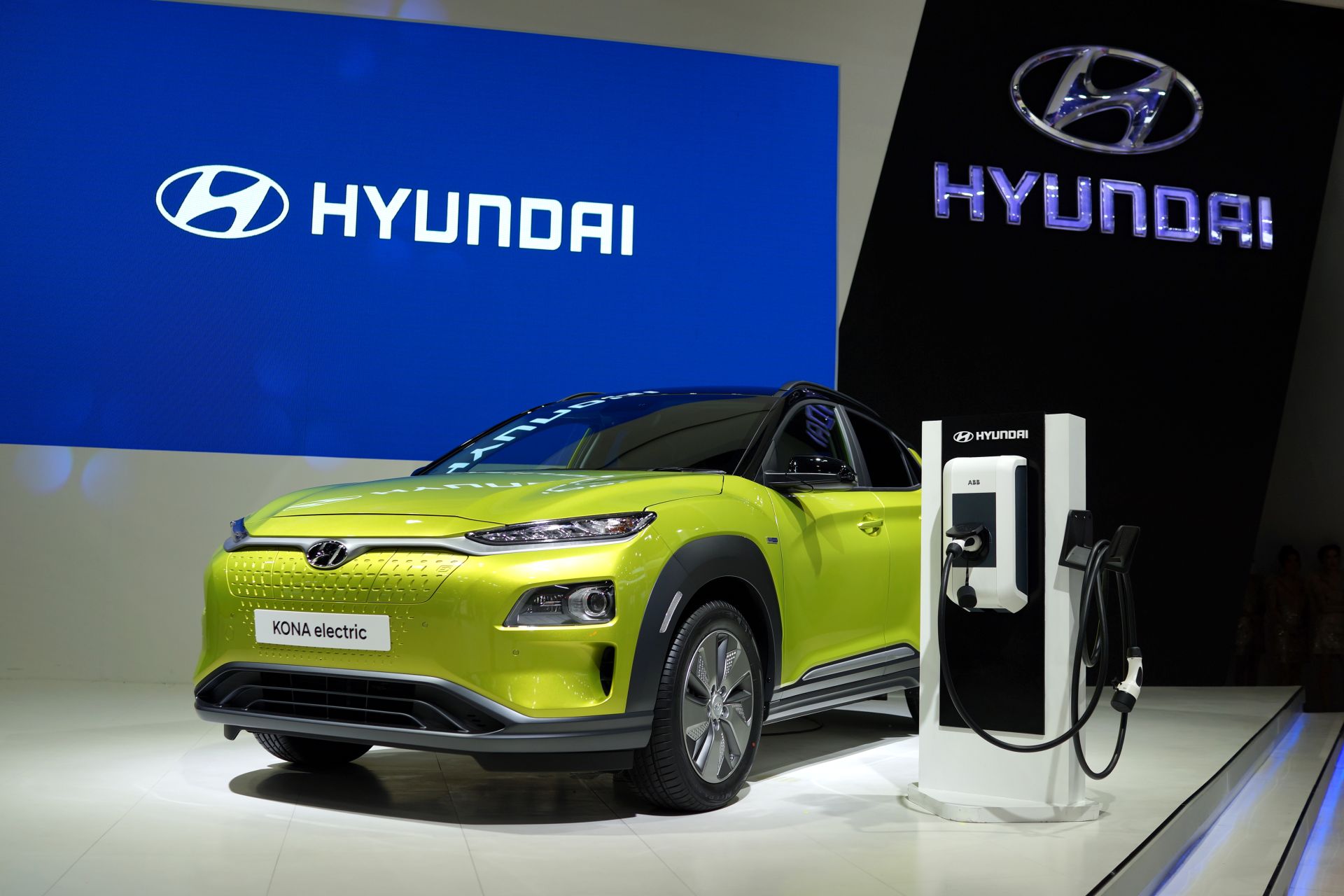 A Hyundai 82 ezer elektromos autót hív vissza