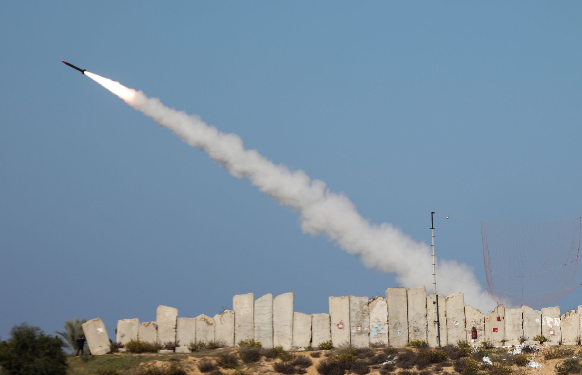 Szíria: Izrael rakétatámadásokat indított