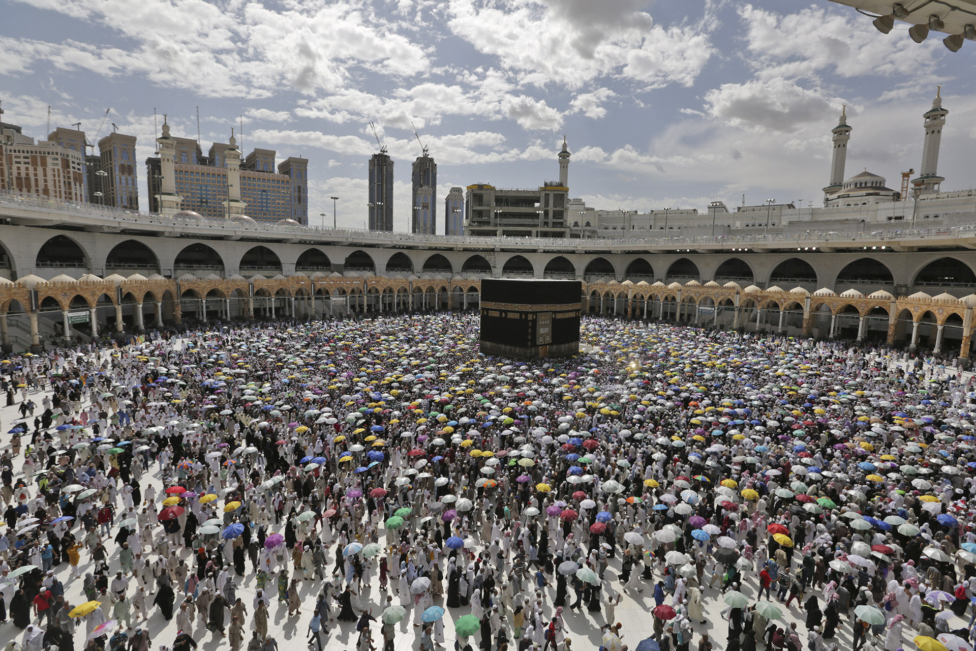 Megtartják a mekkai zarándoklatot, de nem mindenki vehet részt rajta