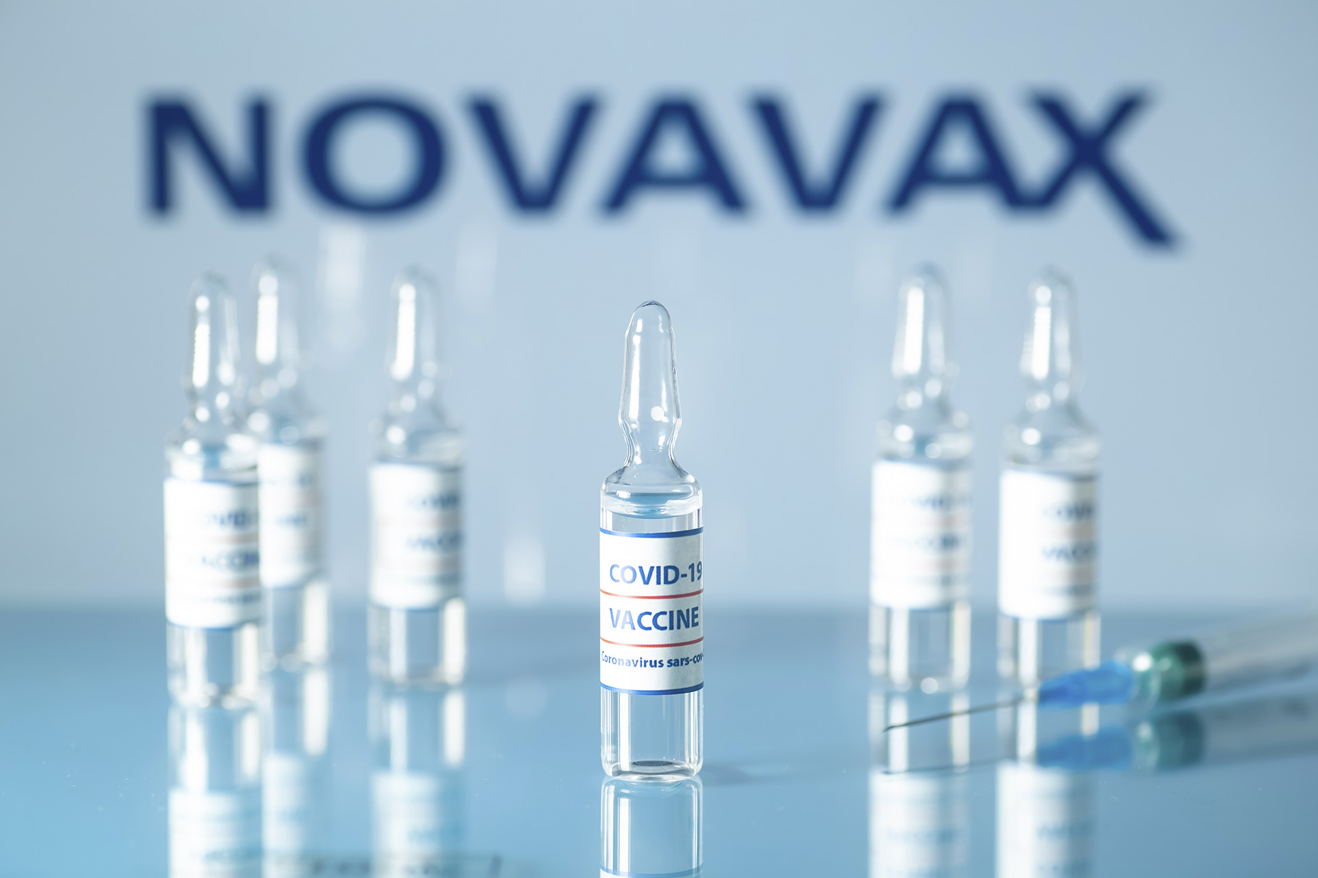 Egy magyar kutató vezetésével tesztelték a Novavax koronavírus elleni vakcináját