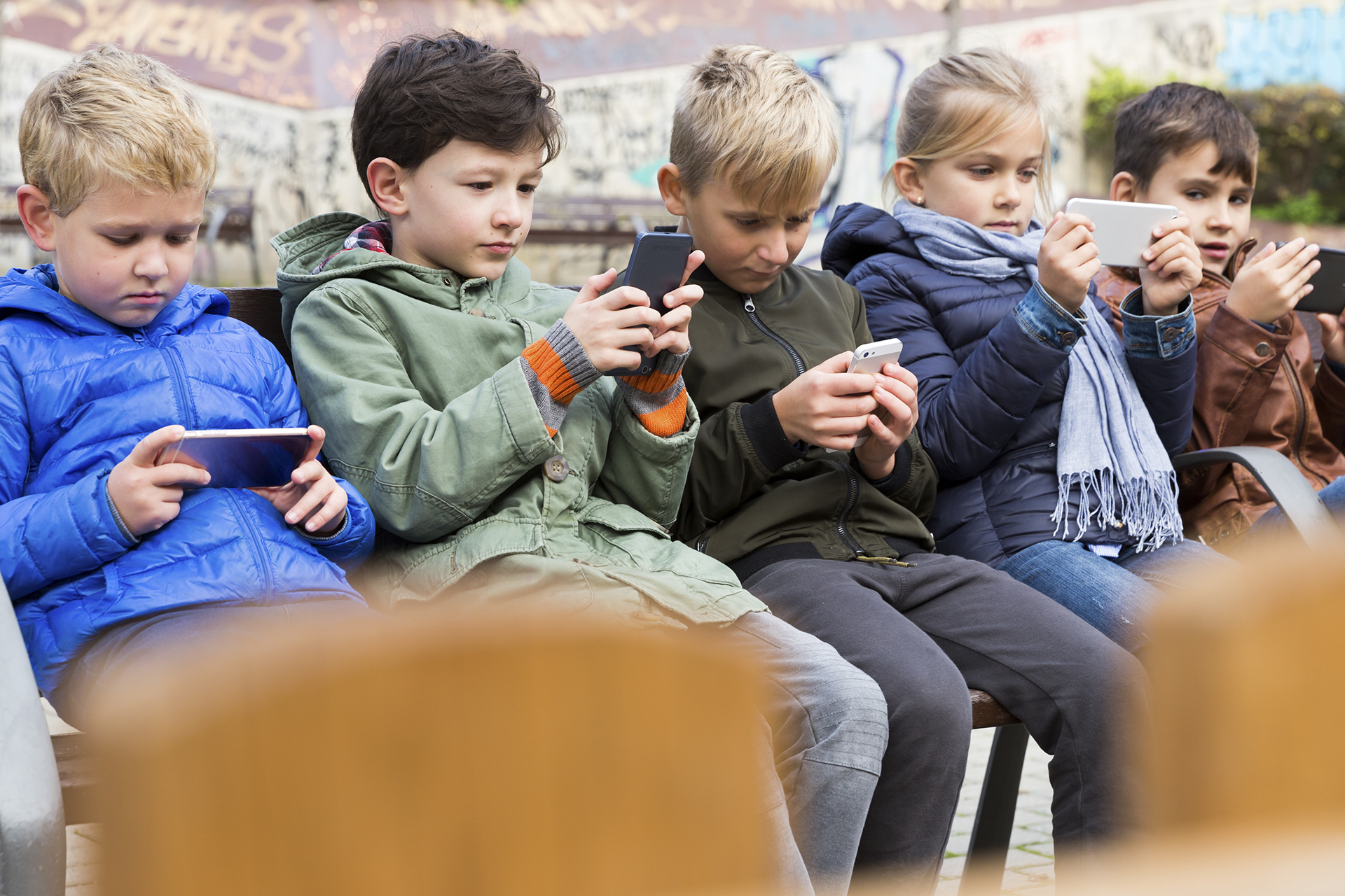 A sokat mobilozó gyerekek figyelmi fókusza eltér a megszokottól