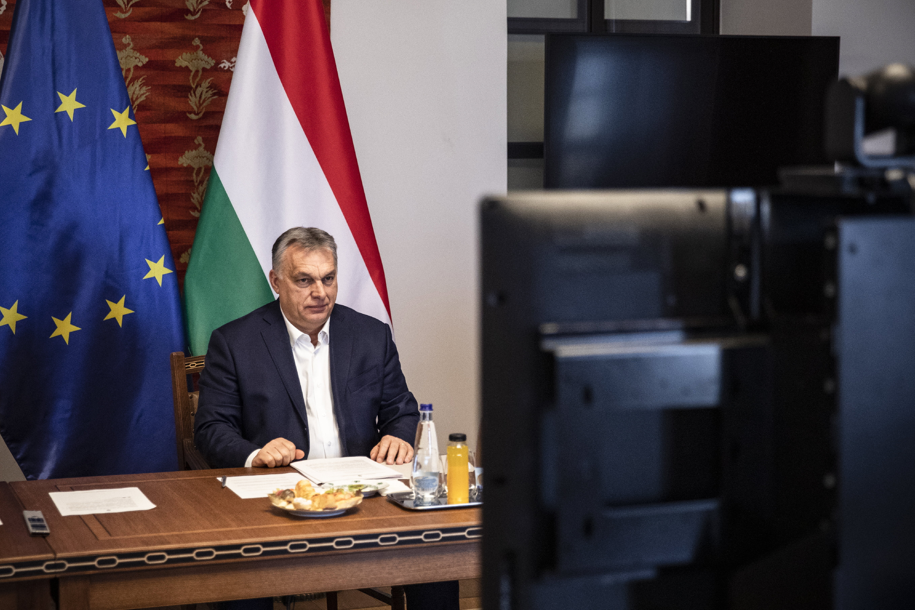 Orbán Dzurindának: Miért maradnánk továbbra is az EU balekjai?