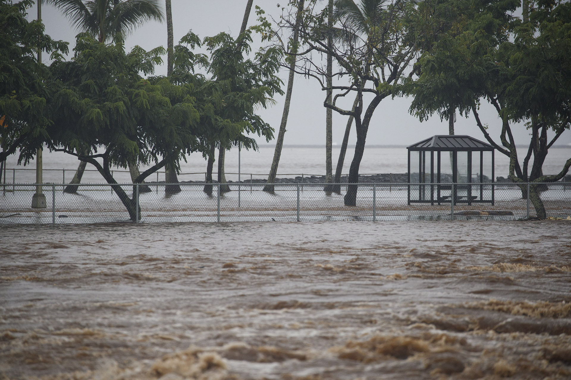 Súlyos áradások Hawaiin, rendkívüli állapotot hirdettek
